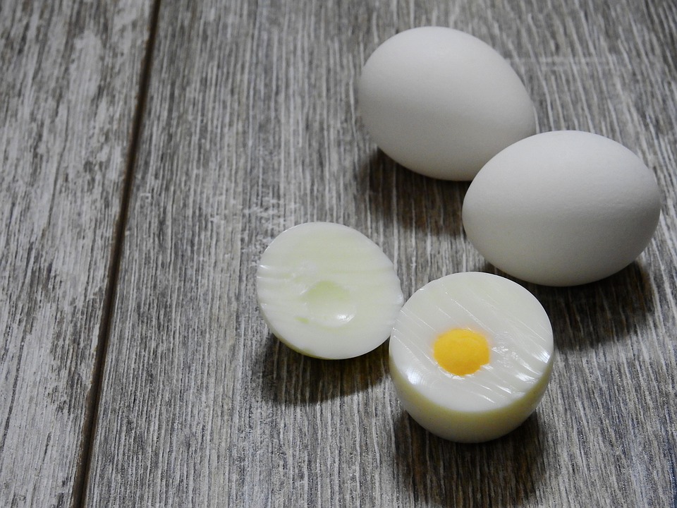 How long do hard boiled eggs last