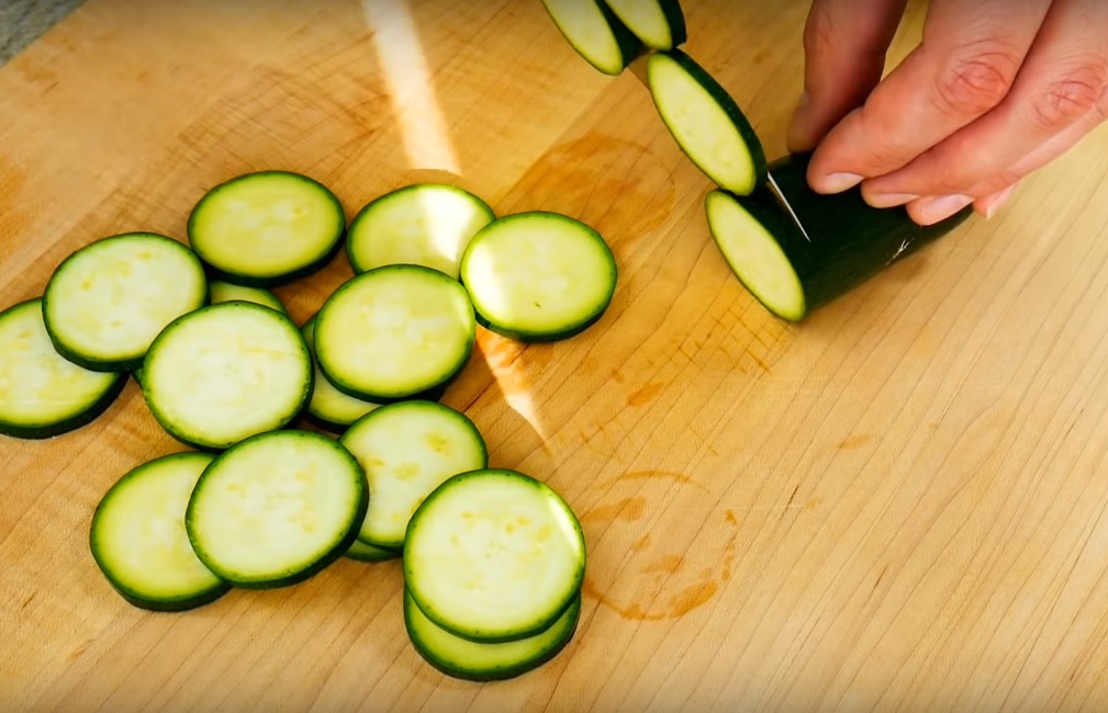 Dill Pickle Zucchini Chips